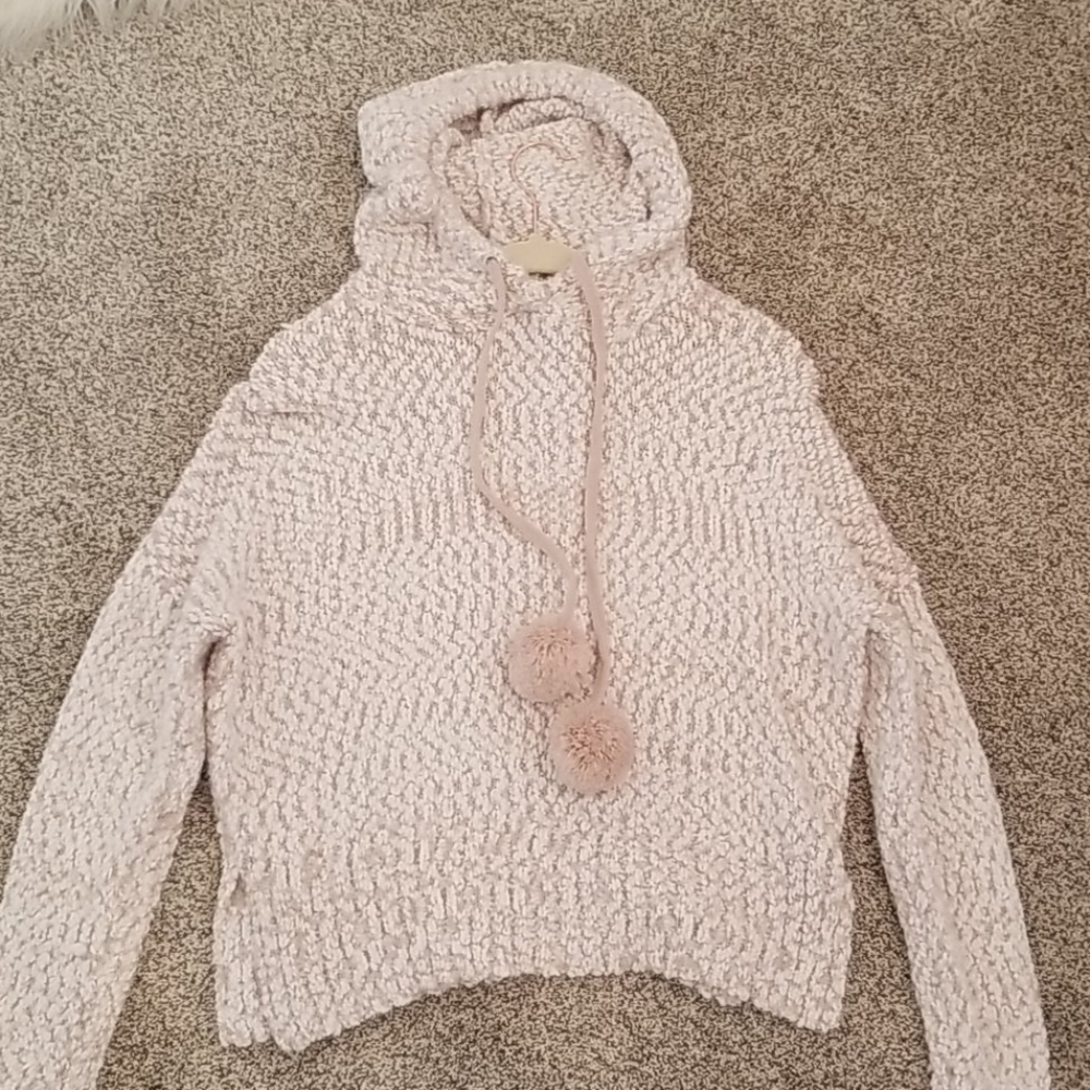Cute sweater with pompoms
